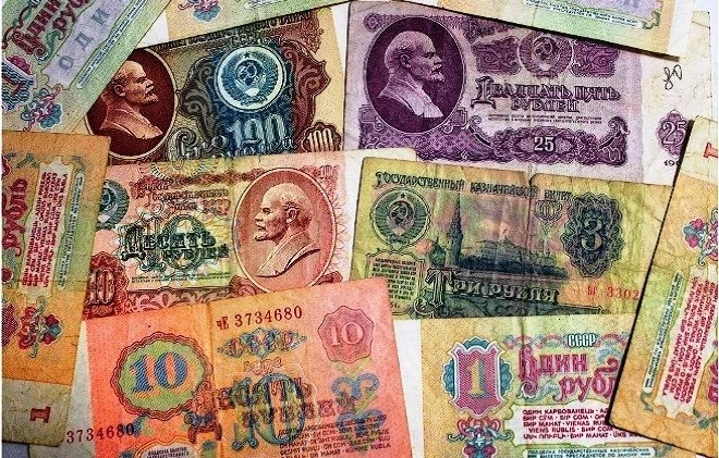 Секретный рынок: россияне зарабатывают на продаже советских денег